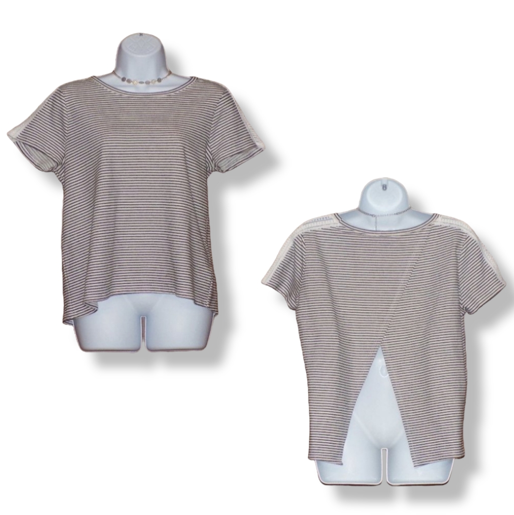 Nwt Hem & Thread Split Back Top